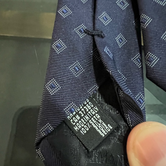 Armani tie - Picture 3 of 3